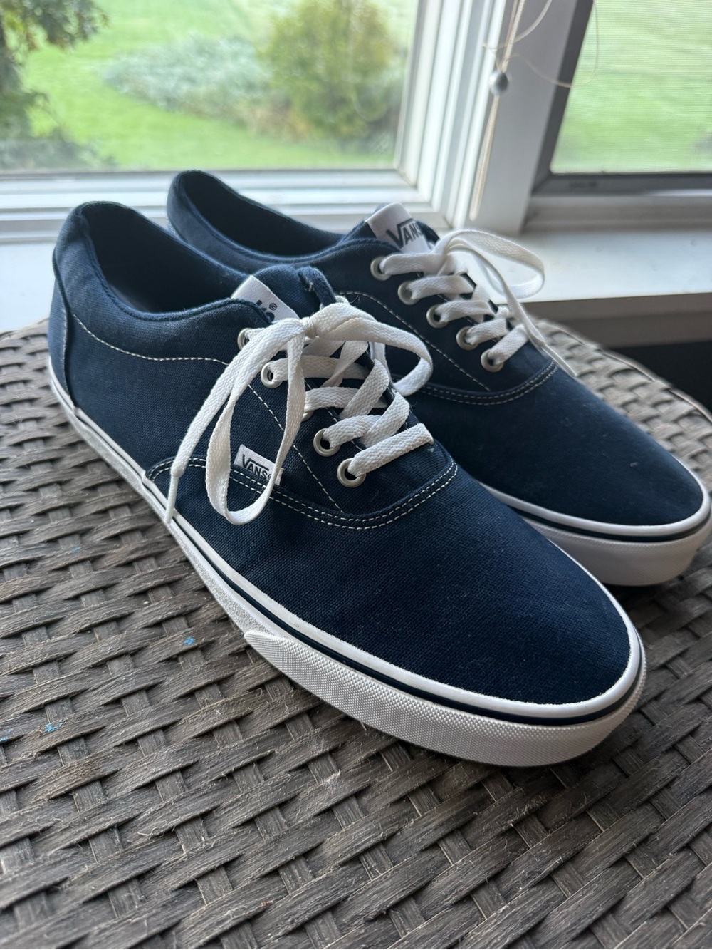 Vans Doheny Canvas Low Top Sneakers - Dress Blues/White Size[11]